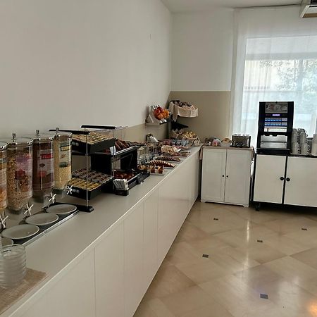 Hotel Massimo Riccione Zewnętrze zdjęcie
