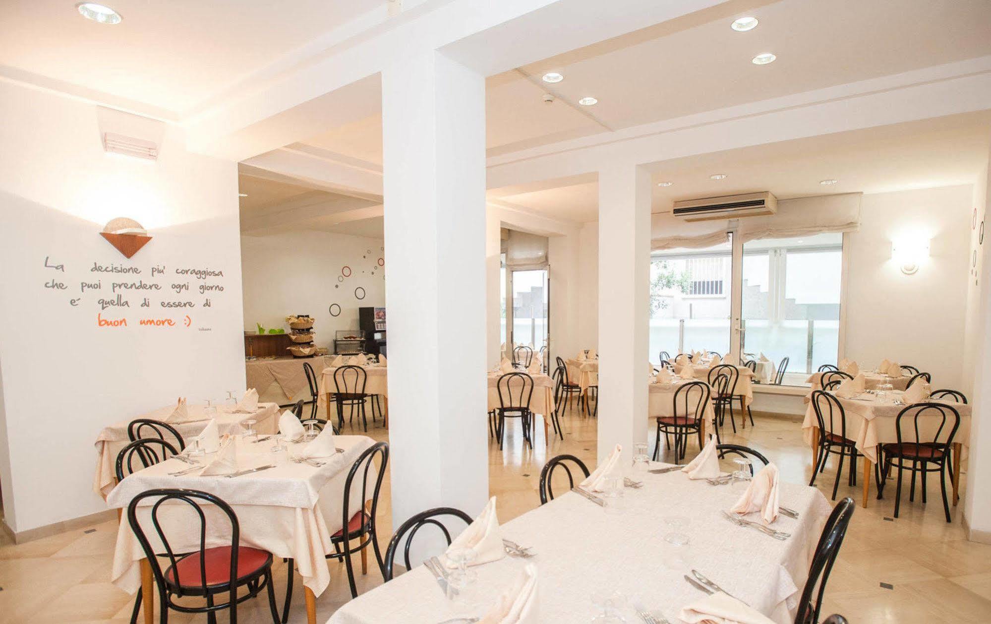 Hotel Massimo Riccione Zewnętrze zdjęcie